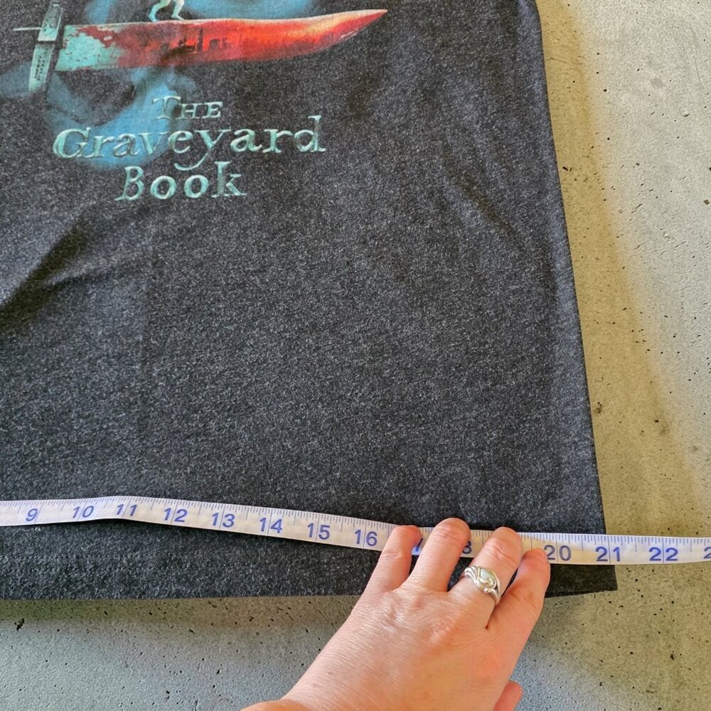 Neil Gaiman The Graveyard Book Graphic T-Shirt Mens Large Gray Out of Print Tee - Picture 8 of 10